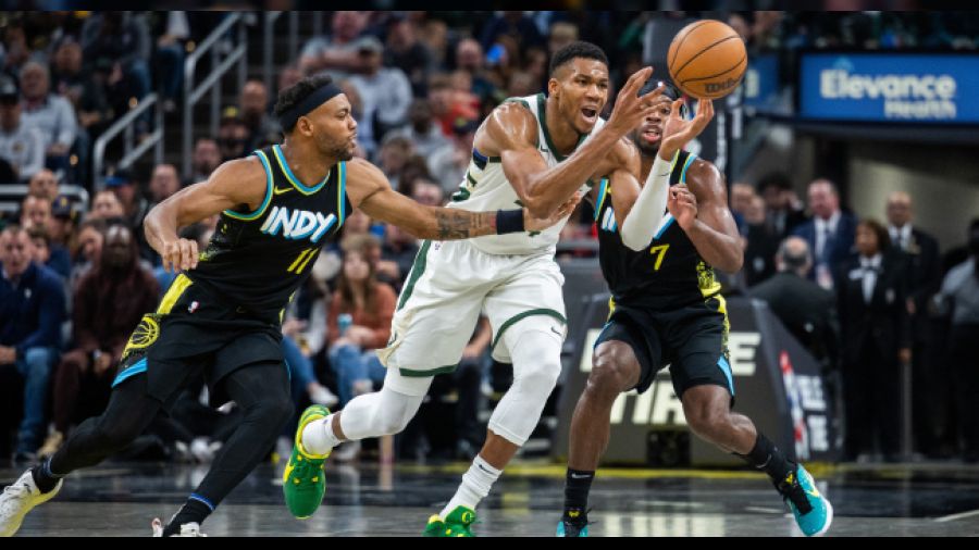 Antetokounmpo'nın 54 sayı yetmedi