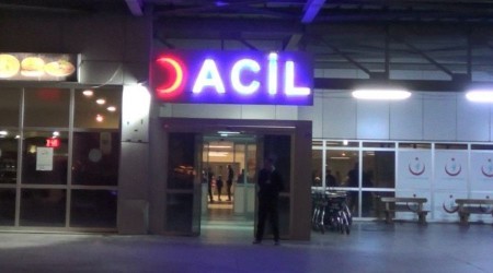 Baltayla 3 kişiyi yaraladı