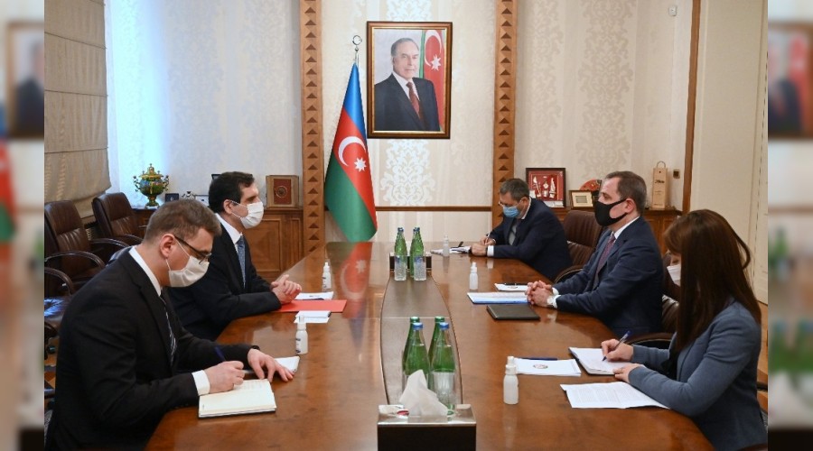 Bayramov, Türkiye'nin Bakü Büyükelçisi Özoral ile görüştü