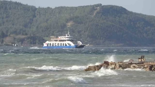Bozcaada ve Gökçeada'ya bazı feribot seferleri iptal edildi