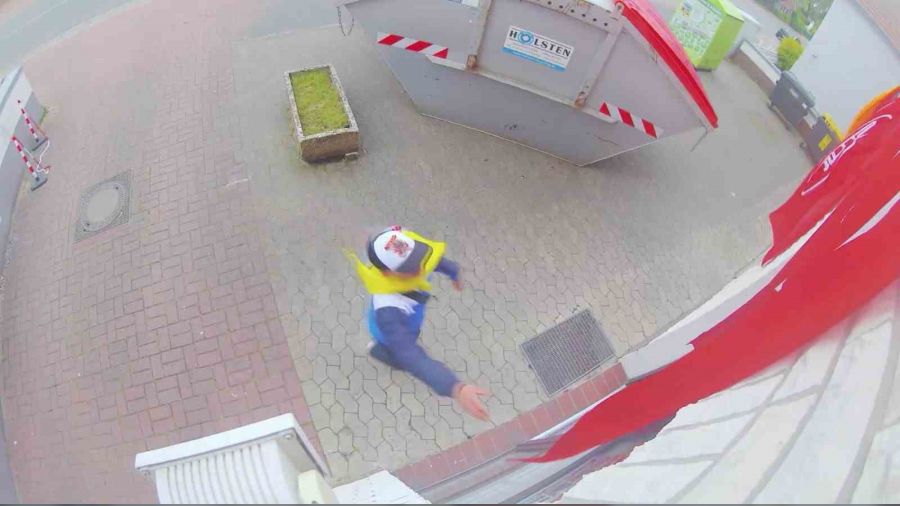 Bremen'de camideki Türk bayrağına saldırı