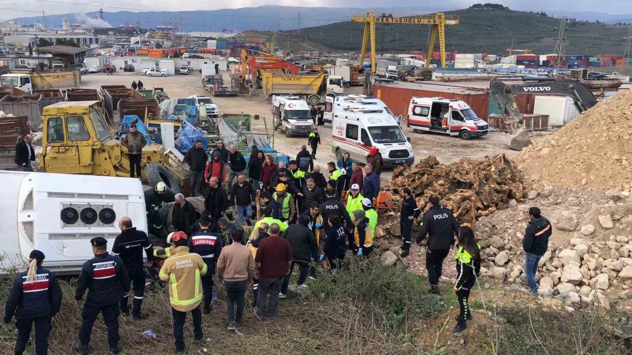 Bursa'da servis otobs kaza yapt: 15 yaral