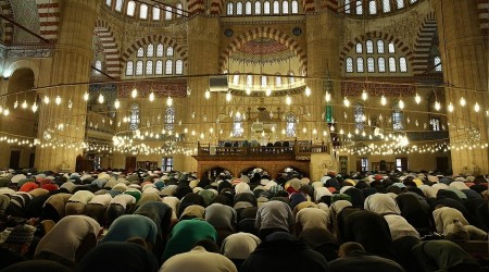 Camilerde bayram namazı kılınmayacak