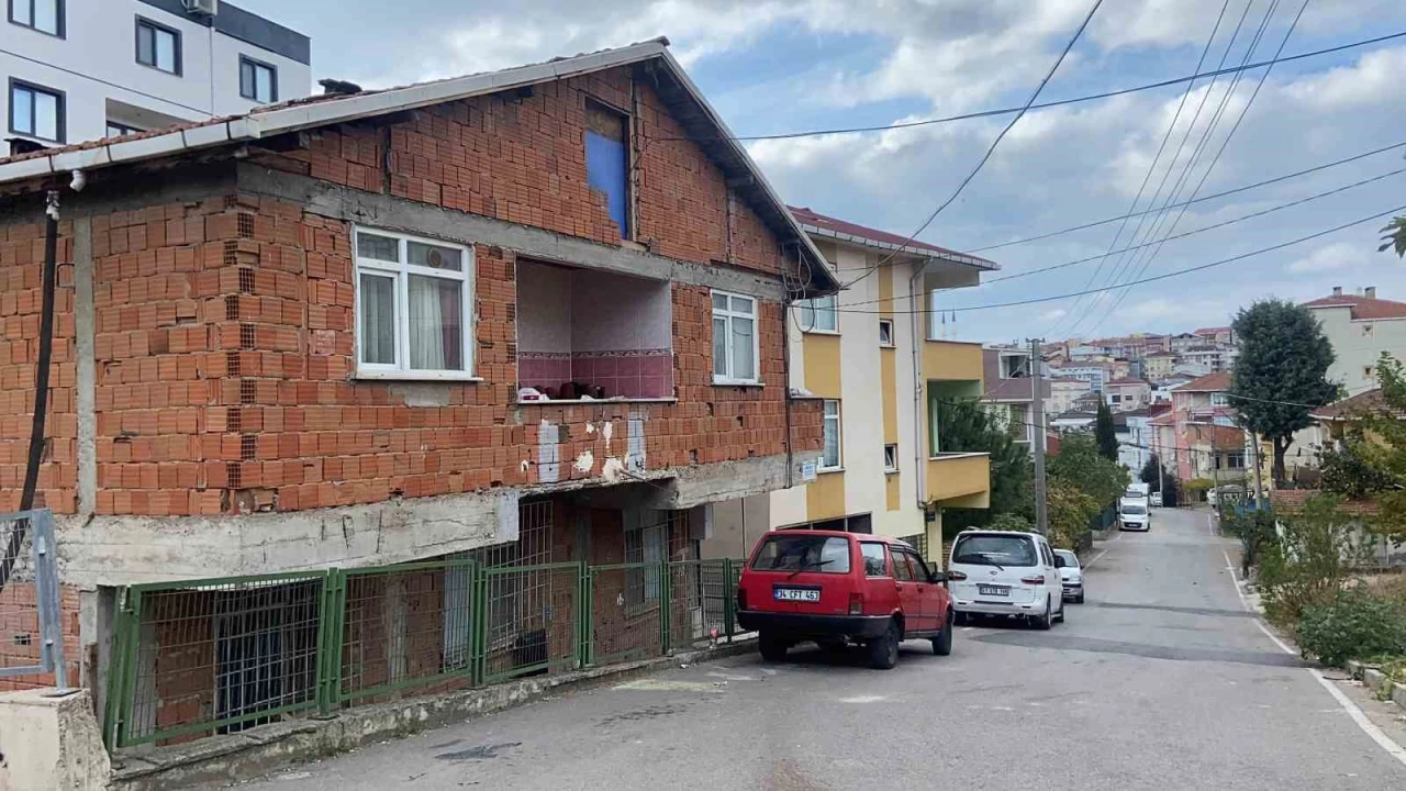 Cezaevinden izinli çıkıp eşini öldürdü