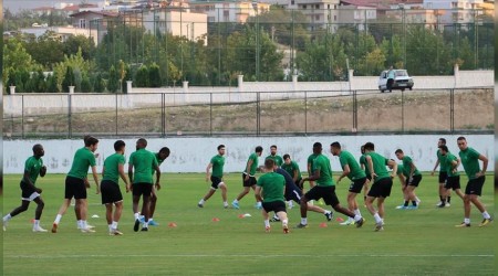 Denizli'de futbolcular rest çekti