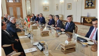 Dışişleri Bakanı Fidan, İranlı mevkidaşı Arakçi ile bir araya geldi