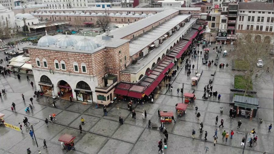Eminönü'nde Ramazan yoğunluğu