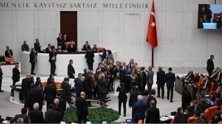 Emekli aylığına cılız artış TBMM Genel Kurulunda::"Bu millete bin lirayı reva görüyorsunuz"