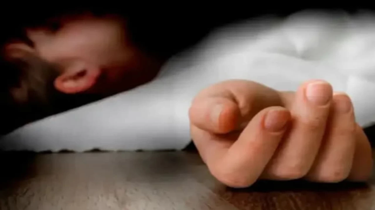 Esenler'de vahşet... Karısını sokak ortasında bıçaklayarak öldürdü