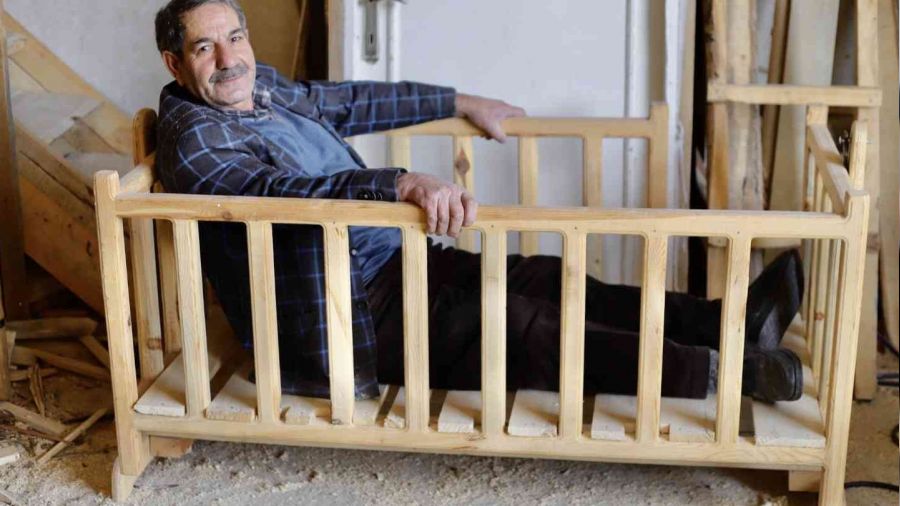 Eskiyi yeniye uyduran marangoz yıllara meydan okuyor