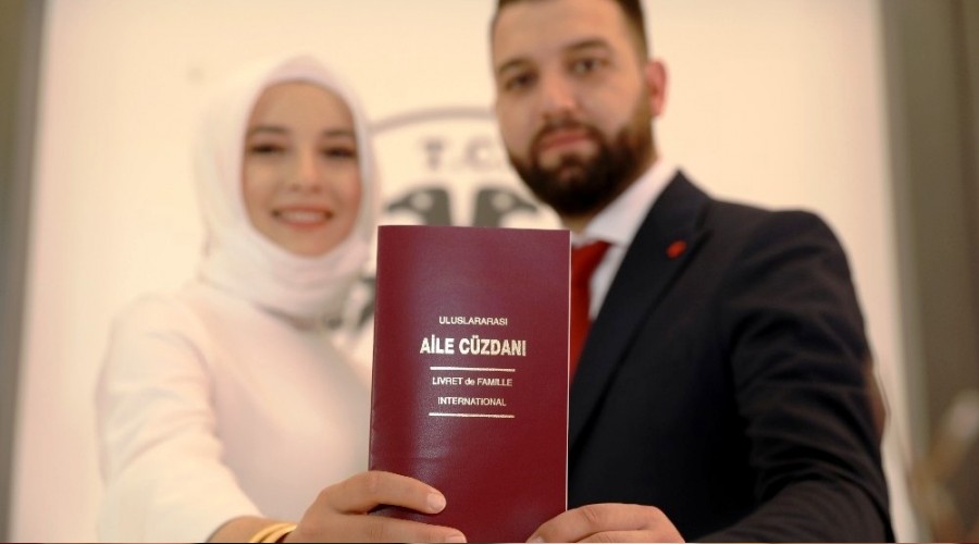 Evlilik için 10.10.2020 tarihini seçtiler