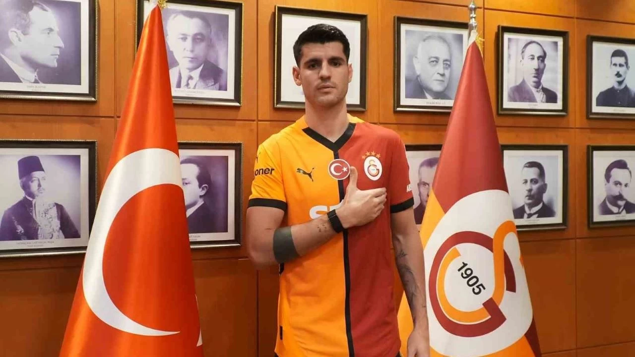 Galatasaray 7 futbolcuyu kadrosuna katt