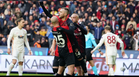 Galatasaray Gaziantep'te dağıldı