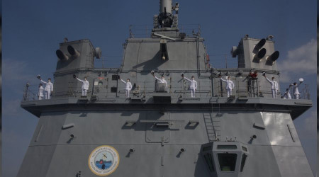 Genç bahriyeliler, Çanakkale şehitlerini selamladı