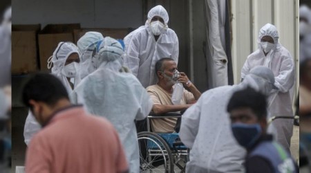 Hindistan salgının kıskacında