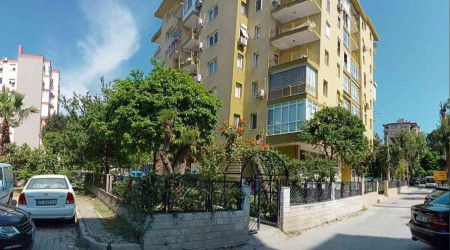 İzmirli solist evde ölü bulundu