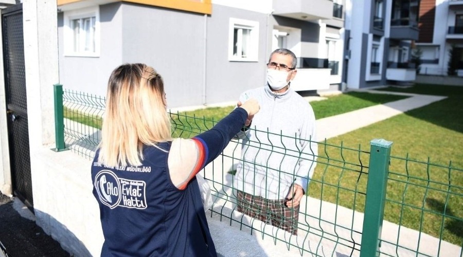 Karantinada olan ailelerin ihtiyaçları için 'Alo evlat sağlık kulübü'