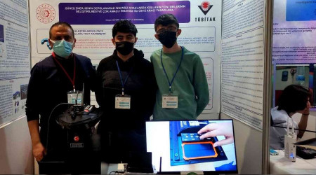 Liseli öğrencilerin geliştirdikleri cihaz ilgi odağı oldu