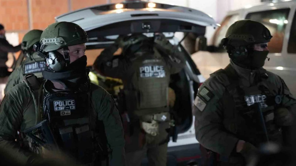 Maduro ve eşi New York'ta federal gözetim merkezine sevk edildi