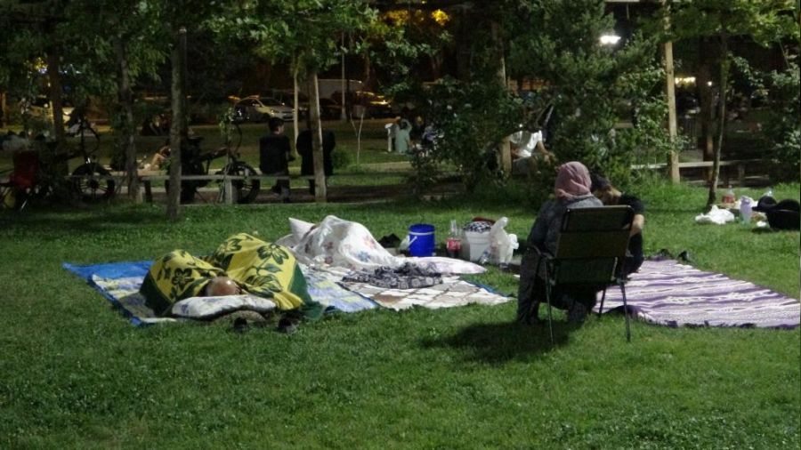 Malatyalılar park ve bahçelerde sabahladı