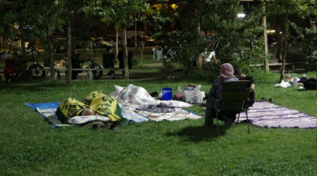 Malatyalılar park ve bahçelerde sabahladı