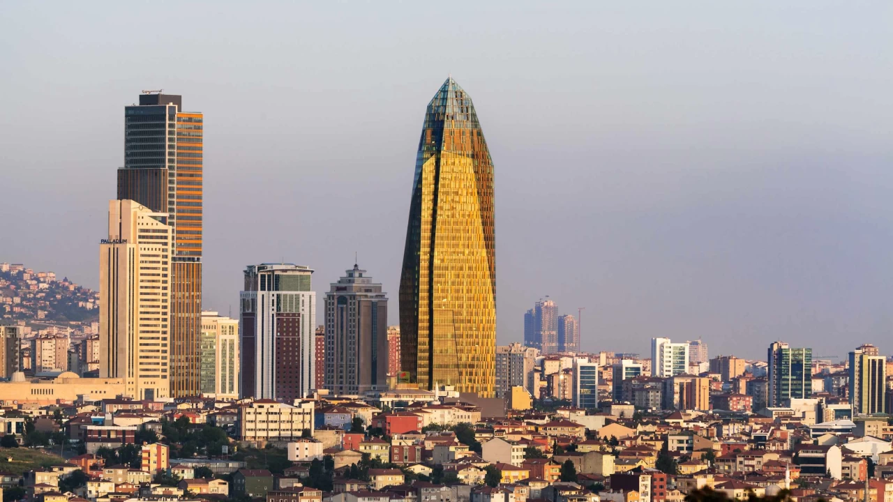 Ne yolsuzluk bitiyor ne dolandırıcılık ne de kara para...