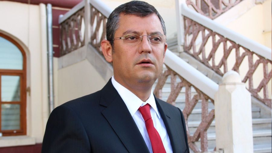 Özgür Özel Agrobay işçilerini ziyaret etti