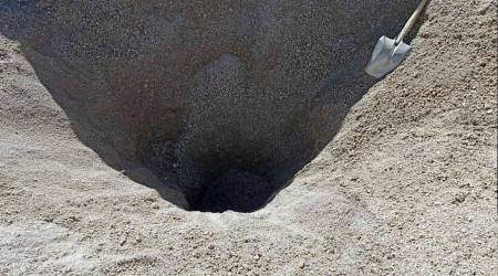 Pomza silosuna düşen çocuk ağır yaralandı