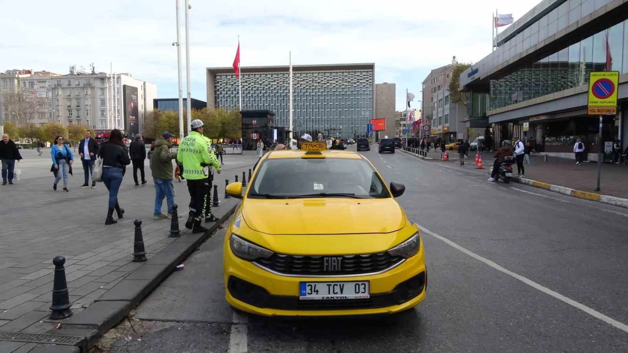 Taksim'de ticari taksi denetiminde ofrlere ceza yad