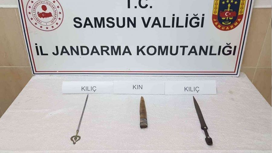 Tarihi eserleri satmaya çalışırken yakalandı