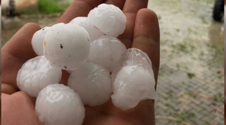 Tokat'a ceviz büyüklüğünde dolu yağdı