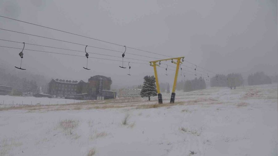 Uludağ'da kar kalınlığı 25 santimetreye ulaştı
