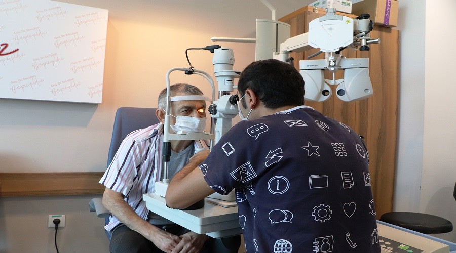 Vitrektomi ameliyatı ile kalıcı görme kaybı engellenebilir