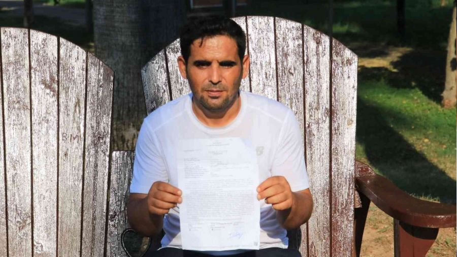 Ağabeylerinden hakkını alamadığı için Ankara'ya yürüyor