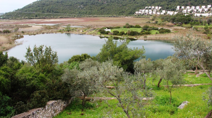 Akdeniz Gölü çölleşiyor