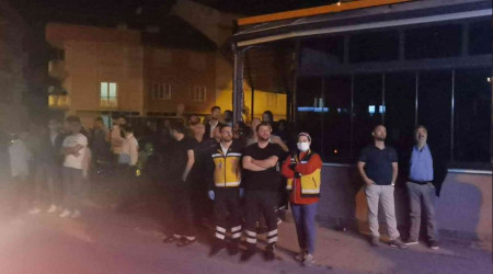 Alev alev yanan evini görünce gözyaşılarına hakim olamadı