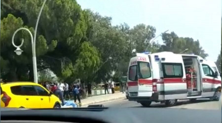 Antalya'da genç kıza iki otomobil çarptı