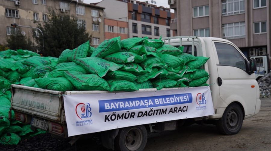 Bayrampaşa Belediyesi'nden 250 ton kömür yardımı