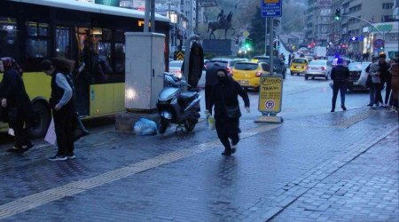 Bursa'da lodos ve yağmur hayatı felç etti