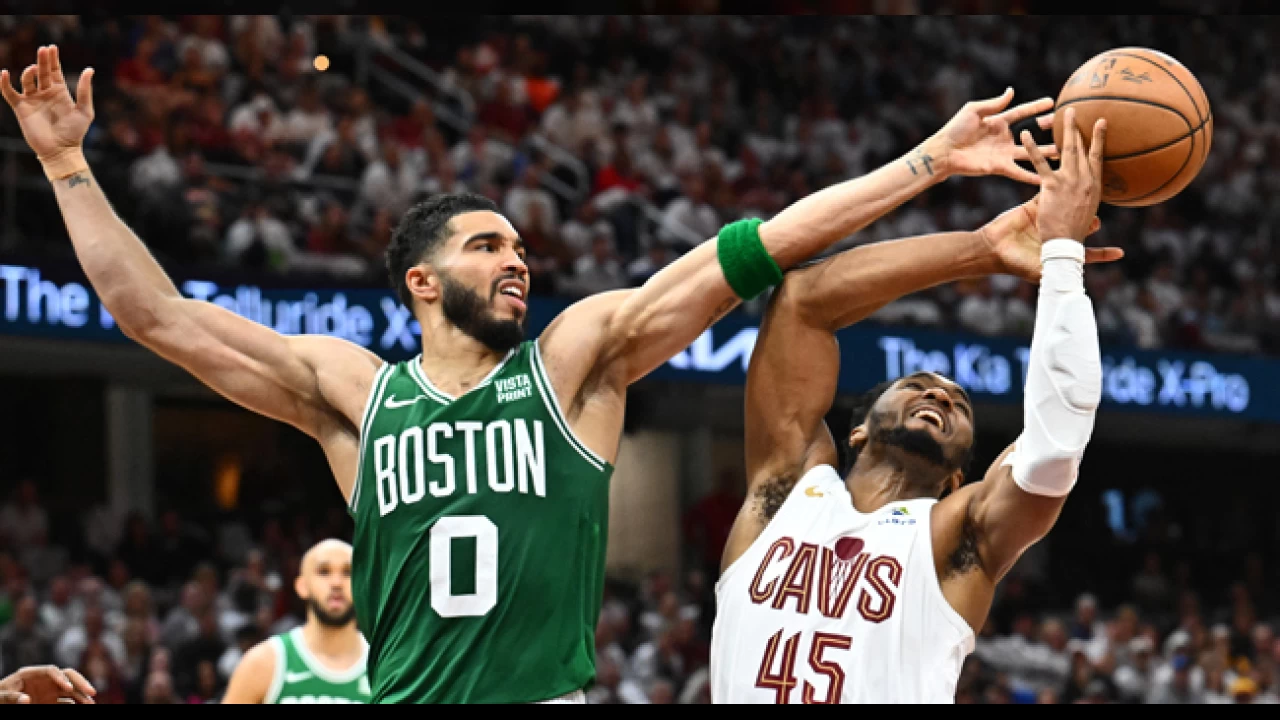 Celtics ve Mavericks, 2-1 öne geçti