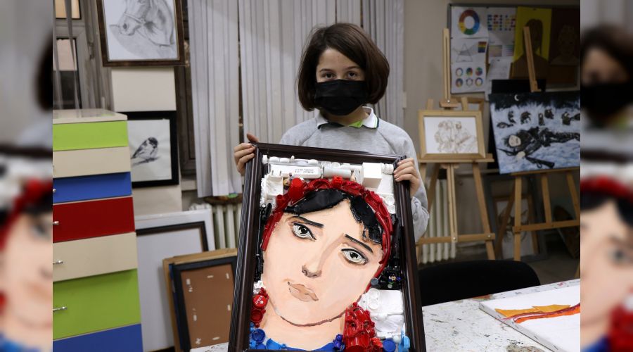 Çöpler öğrencilerin elinde sanata dönüşüyor