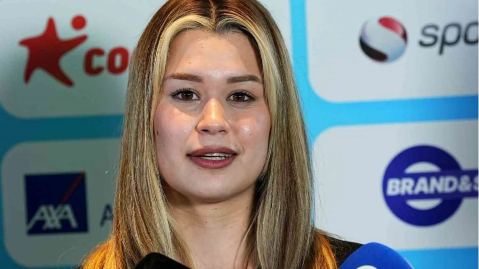 Defne Kurt, Singapur'dan 5 altın madalya ile döndü