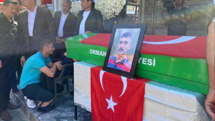 Emekli olduğu halde çalışırken öldü