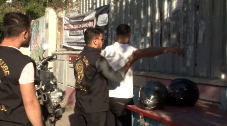 Esenyurt'ta okul önleri ve çevresinde sıkı polis denetimi