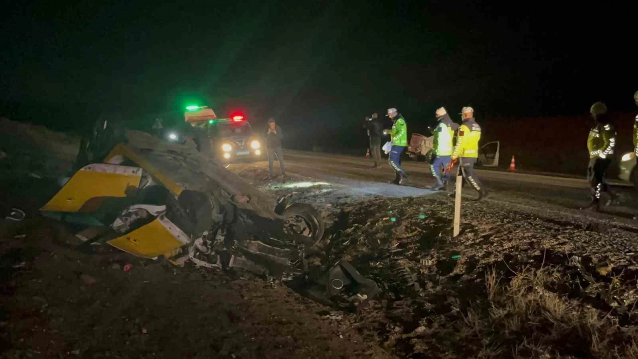 Eskiehir'de iki ara kafa kafaya arpt: 1 l, 5 yaral