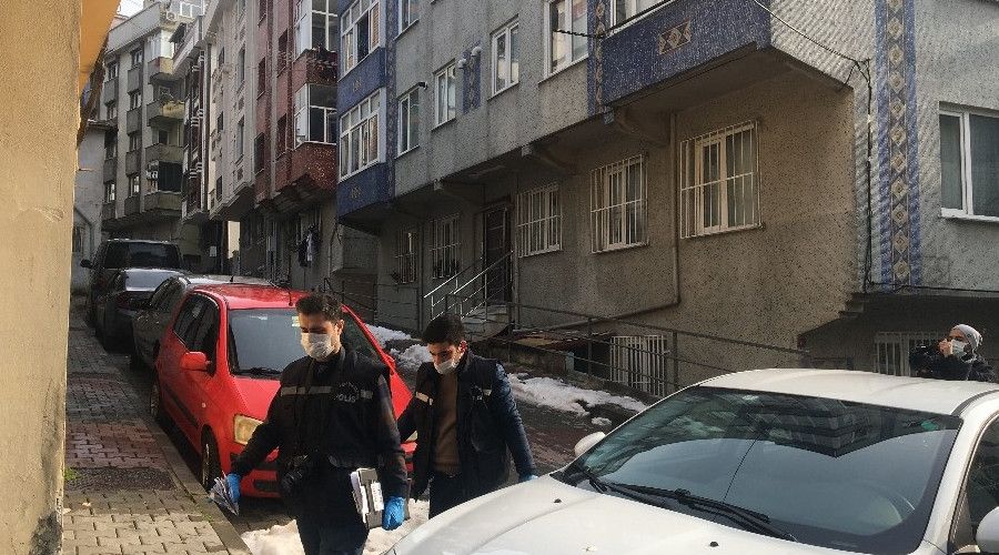 Gaziosmanpaşa'da bir baba, 2 oğlunu silahla yaraladı