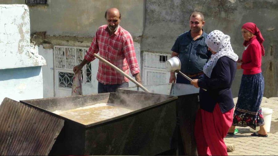Gercüş'te bulgur kaynatma geleneği sürdürülüyor