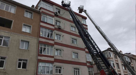 Güngören'de 5 katlı binada yangın paniği