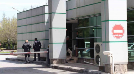 Güvenlikçi kendini vurdu