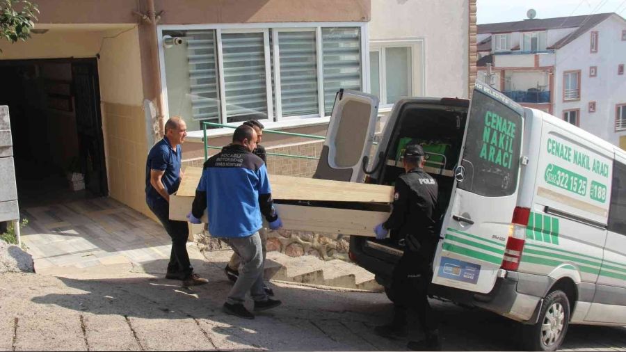 Haber alınamayan adam evinde ölü bulundu